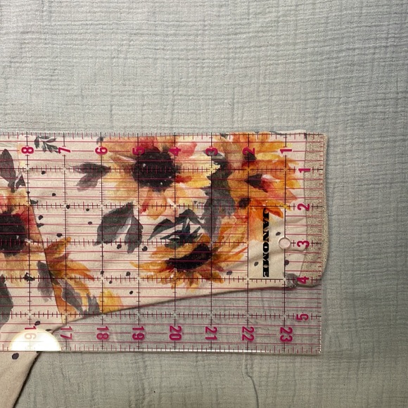 🌻 Raglan Sweater - Picture 7 of 9